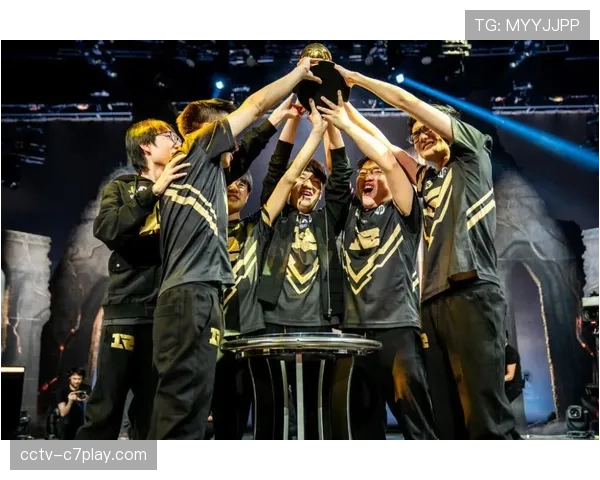 韩职棒KT巫师队终结者金载润完成本季第十次救援成功